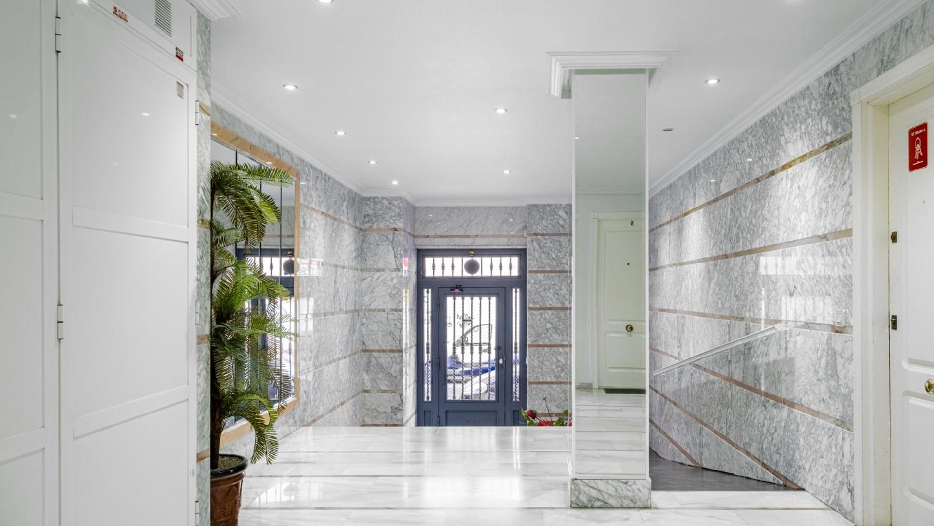 Apartamento Centrico Con Garaje Torrevieja Eksteriør billede