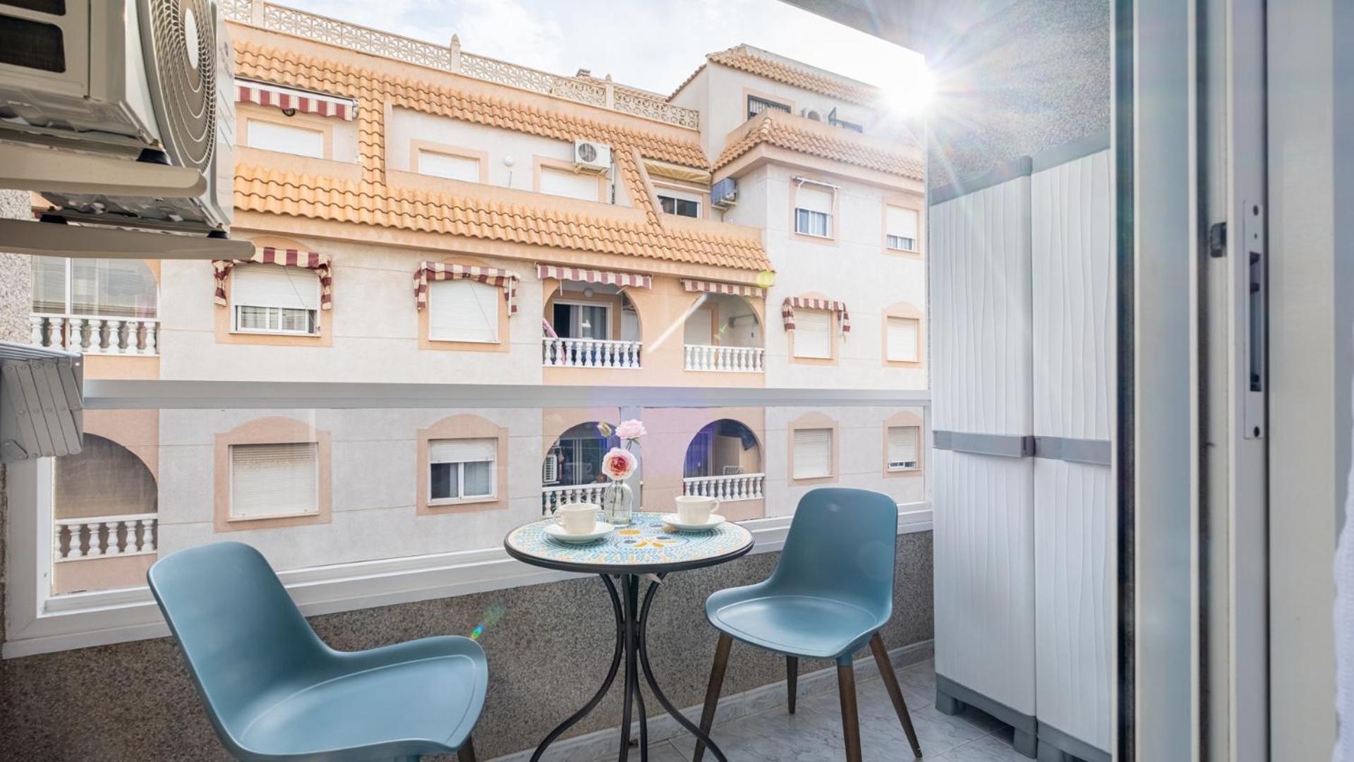 Apartamento Centrico Con Garaje Torrevieja Eksteriør billede